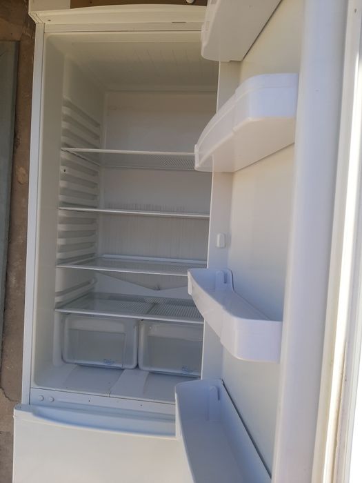 Холодильник indesit