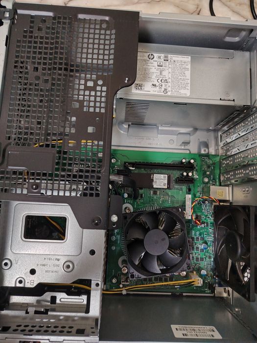 Компютър AMD Ryzen 5 5600G 16gb SSD Radeon ™ Graphics