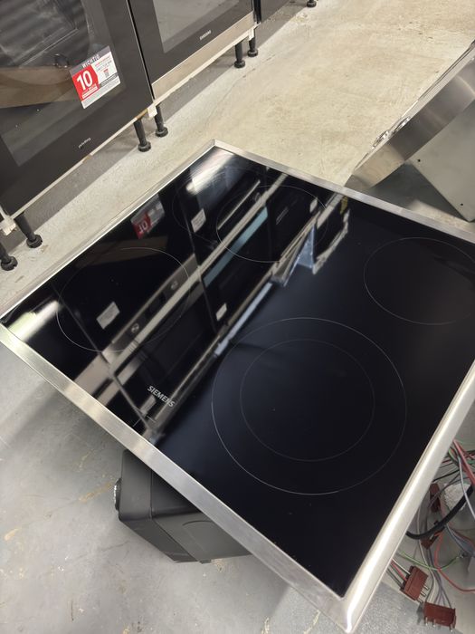 Set cuptor și plită Siemens EA64RGNA1E + HE113FBS2