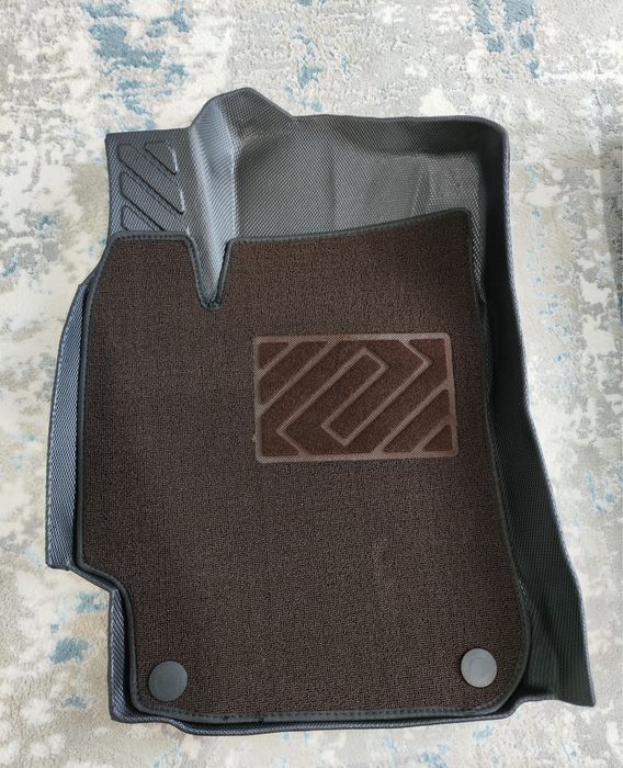 Продам коврик на Camry 50