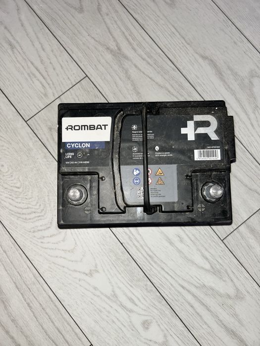 vand baterie de masina rombat 12v 62Ah