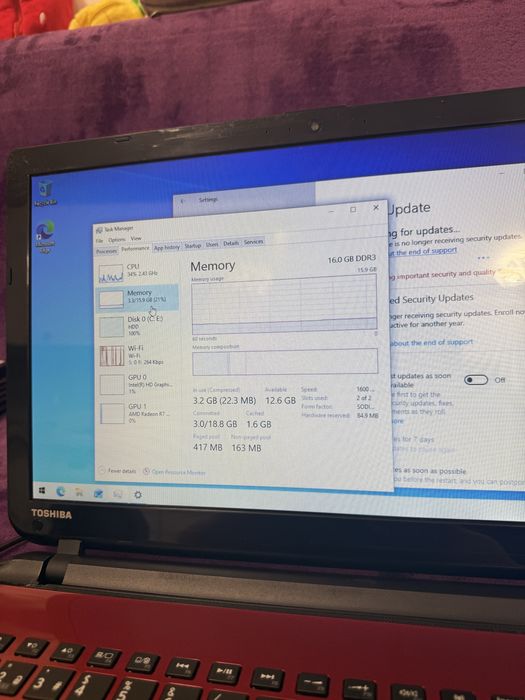 Toshiba i7-5500U 16GB RAM placa video amd M260 de 2GB