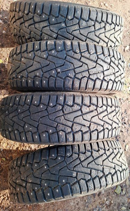 Продам покрышки Pirelli Ice Zero 215/65 R16