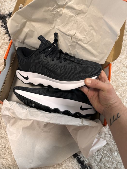 Обувки nike motiva