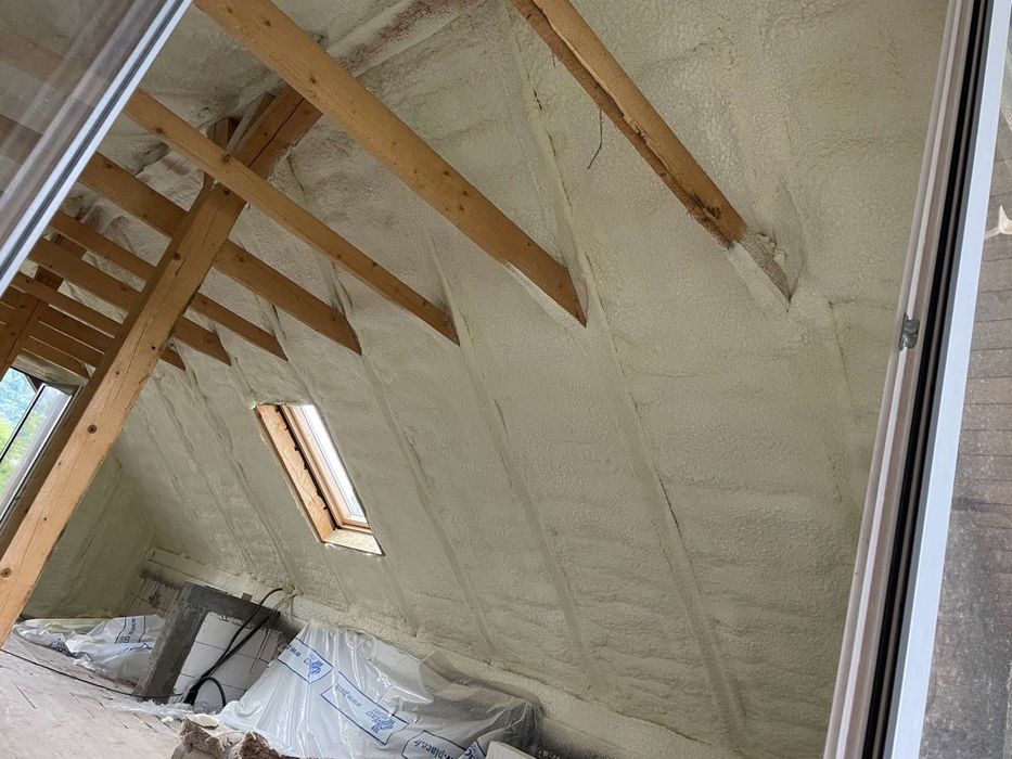 Izolatii spumă poliuretanică