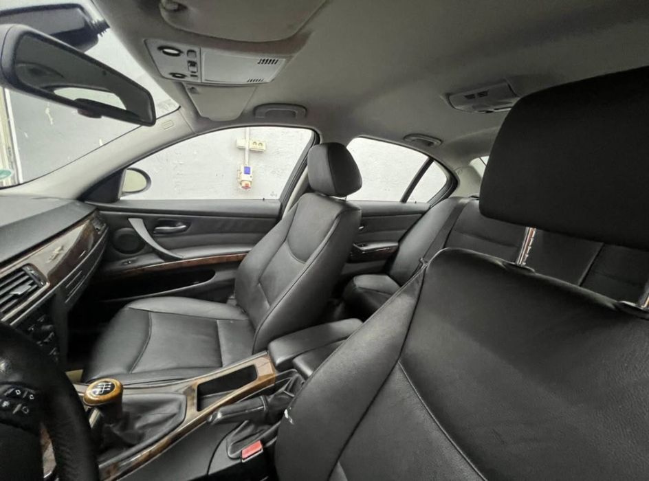 Bmw e90 2,5 i,6 trepte manual.