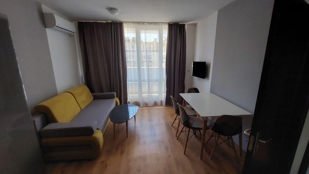 Продава се Двустаен апартамент в Поморие - 52 кв.м за 1674 €/кв.м - Снимка #2