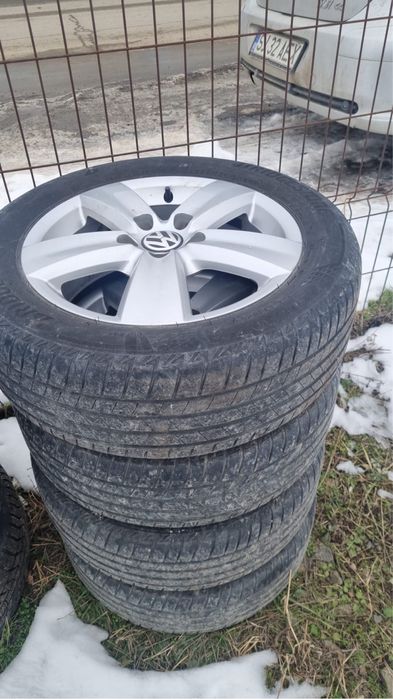 Jante originale VW  R16” cu anvelope foarte bune 205/55/16 nerulate RO
