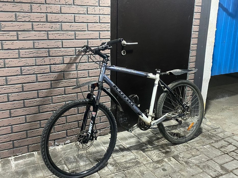 Продам велик Kona