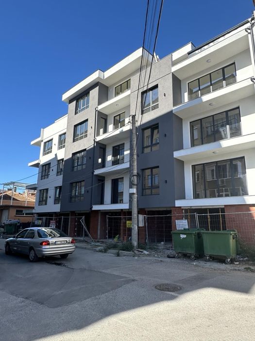 Дава се под наем Тристаен апартамент в Казанлък - 96 кв.м за 106080 € - Снимка #3