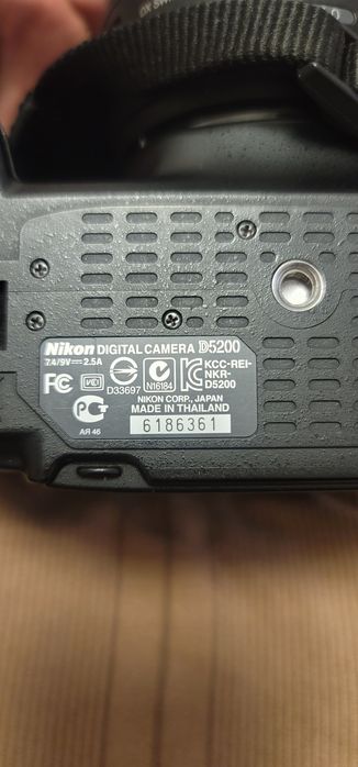 Nikon d 5200 сотилади