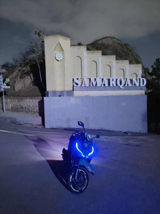 Продаётся скутер Honda Click 175