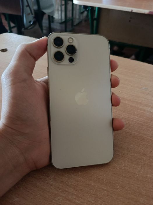 IPhone 12 pro 128 xotira