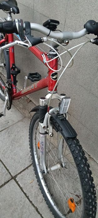 Продавам алуминиев велосипед Giant 26 цола,55 см