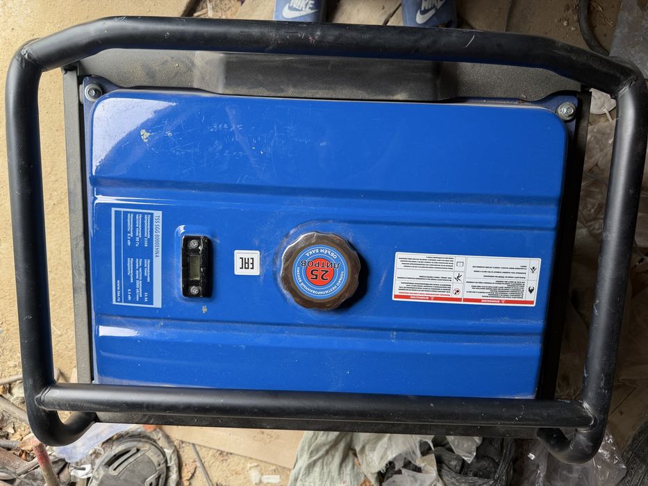 прадается генератор новый