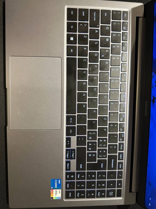 Samsung Galaxy Book 4 512GB 16 RAM Intel Core 5 Windows 11 Gray