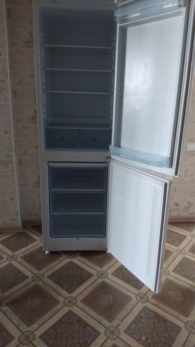 Продам холодильник в рабочем  хорошем состоянии