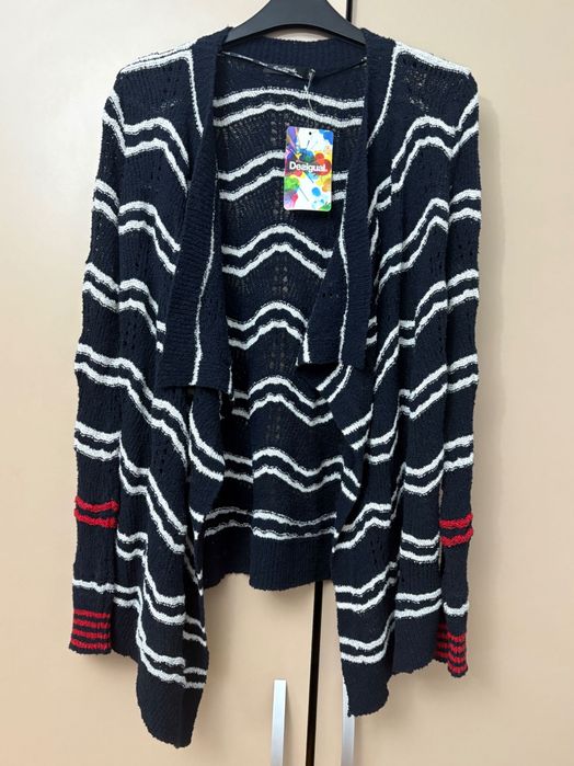 Desigual cardigan nou cu etichetă xs
