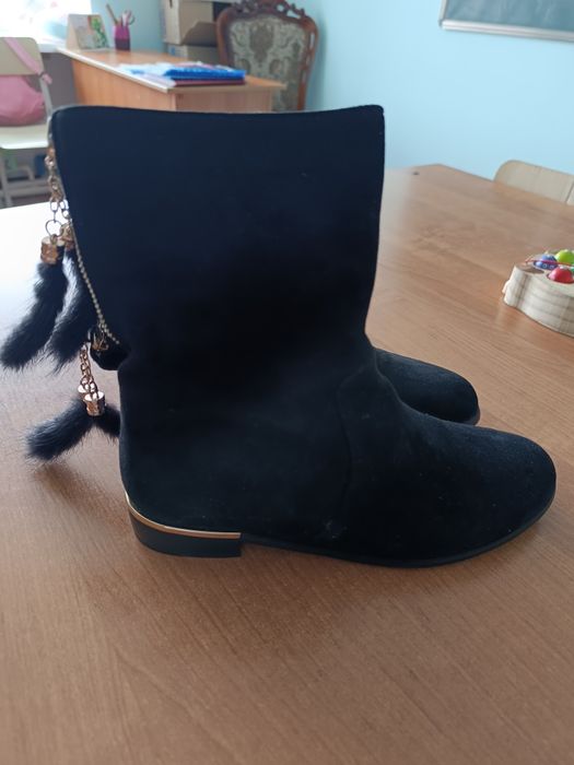 Продаю ботинки демисезонные