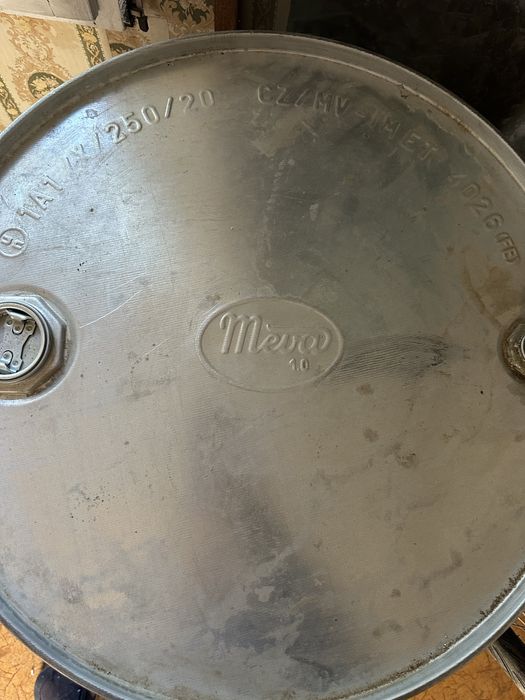 Чисто нови варели Мева 200 литра