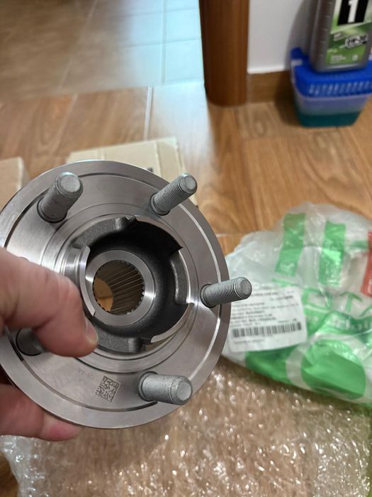 Butuci roti Land Rover 4 buc plus piulite NOI