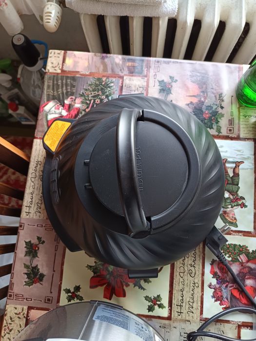 Instant Pot Duo Crisp + Air Fryer 8L – Като нов, ползван 3 пъти