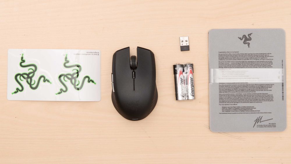 Продавам gaming мишка Razer Atheris