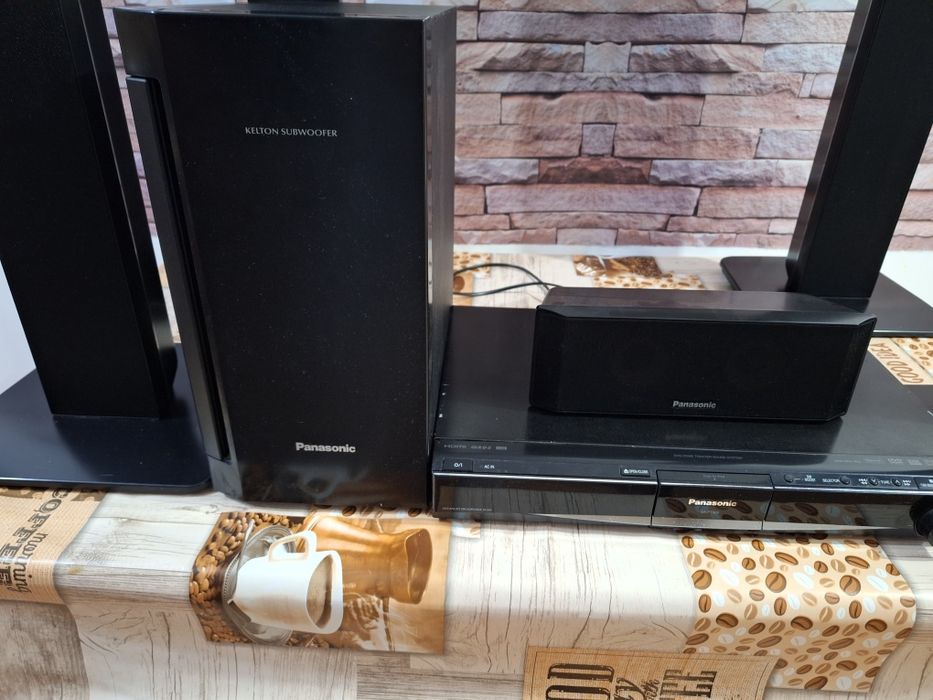 Vând Home Cinema Panasonic 5+1 surrond (sistem muzică cu subwoofer)