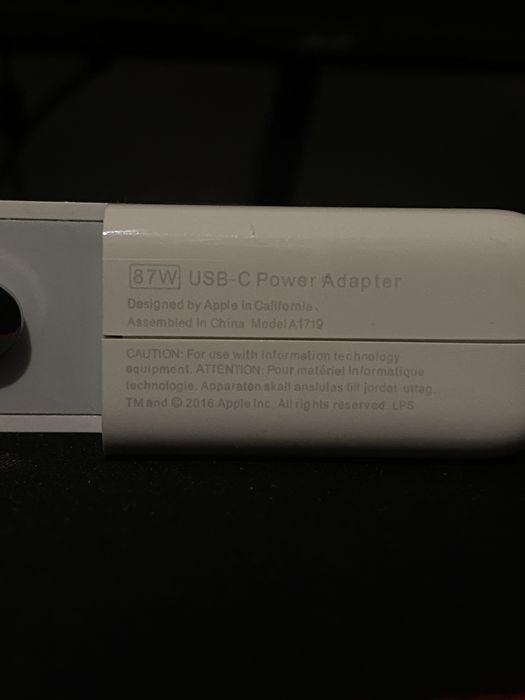 Зарядка на macbook 87W