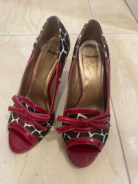 Обувки на ток от естествена кожа