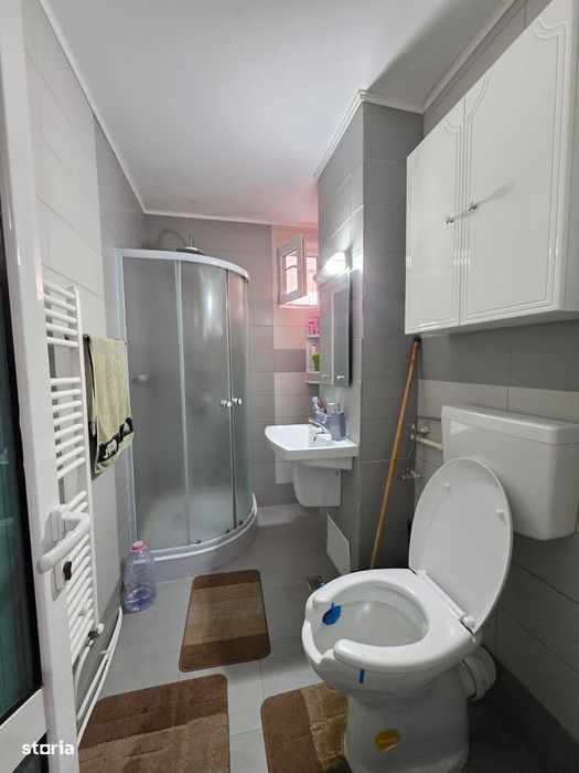3 camere, decomandat, zona Smirodava, 2 băi, 72 mp