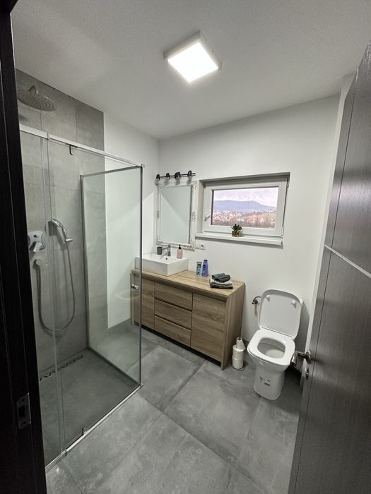 Propietar inchiriez apartament la casa in Unirea