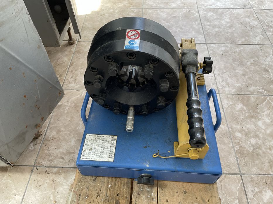 Presa manuală sertizat furtunuri hidraulice - Ekstein (Germania)