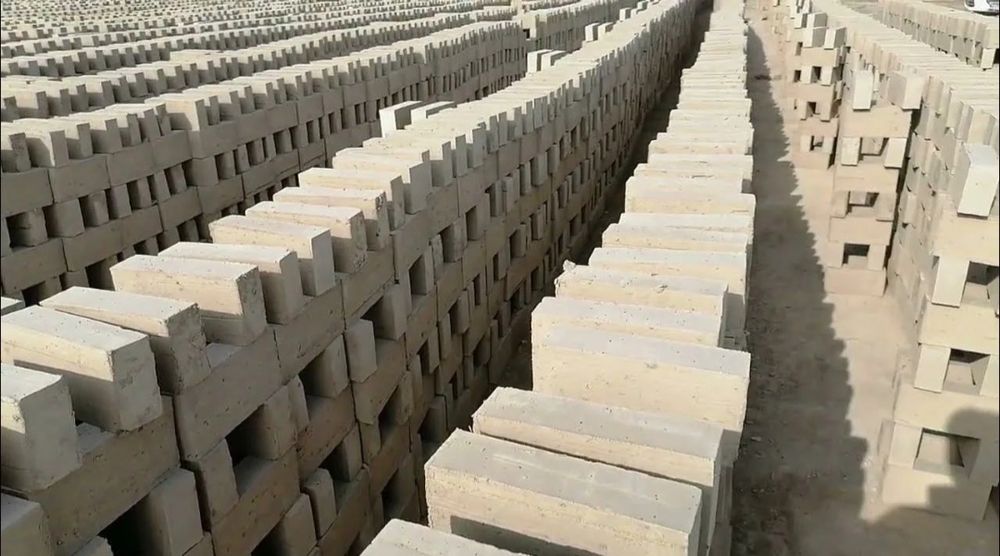 Xom g'isht o'z sifatiga ega