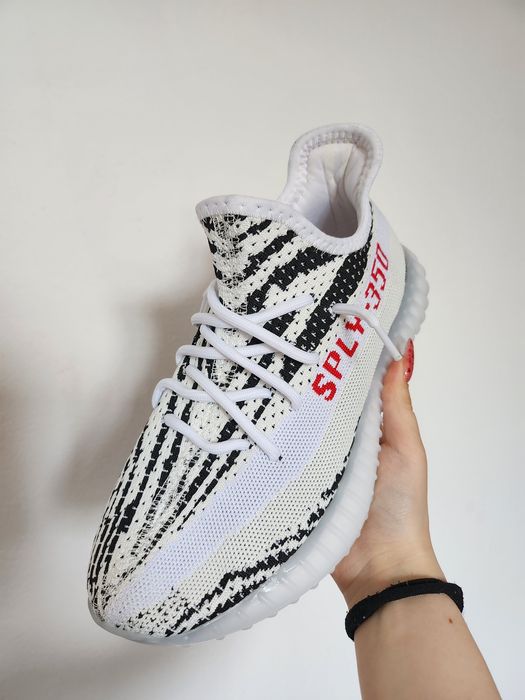 Adidasi yeezy 350 zebra