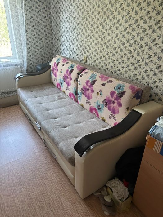 Продам     диван.