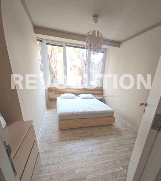 Тристаен апартамент  в гр.Варна, Гръцка махала!