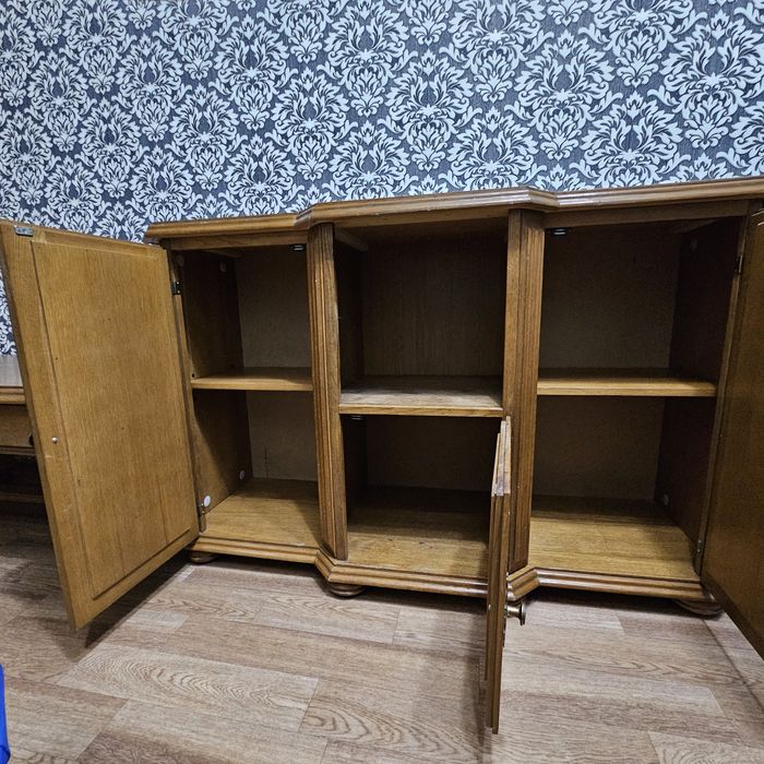 Комод и журнальный стол