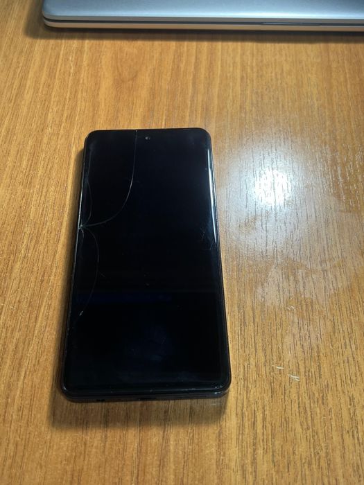 Продаю Tecno pova 5