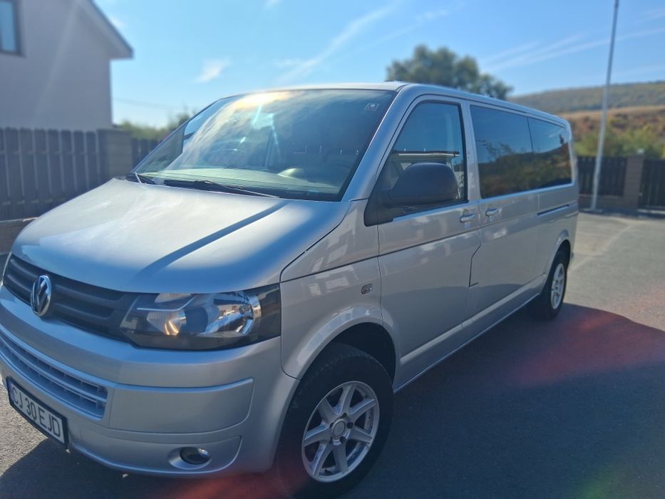 Volkswagen transporter 9 locuri