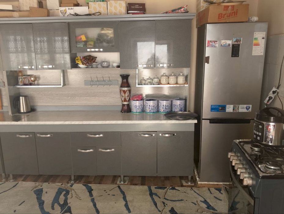 Уйга квартирант олмокчиман 3 та Киз Тройцкий да