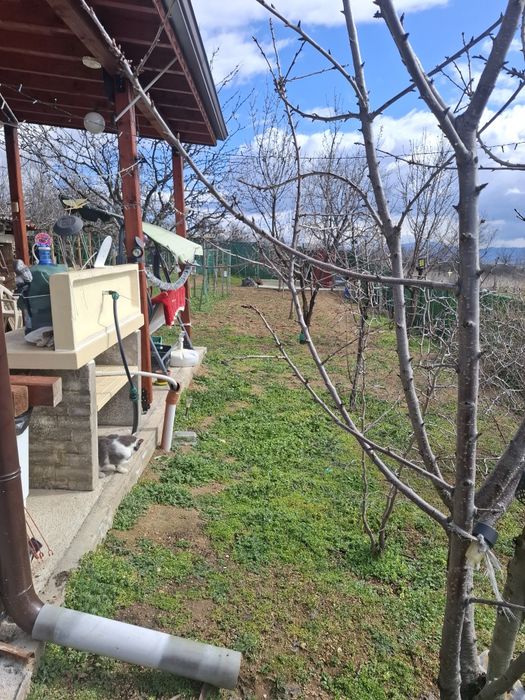 Вила в чертите на гр.Казанлък над бензиностанция лукойл