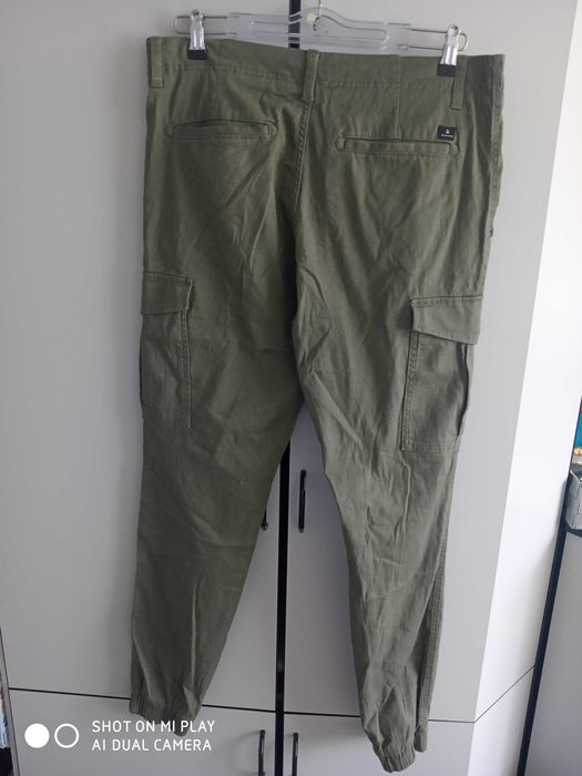 Watson's и карго Jack and Jones.