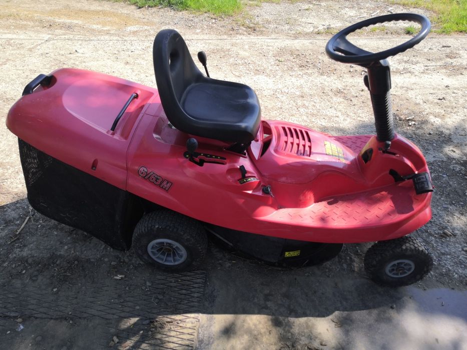 Tractoras pentru turns gazon