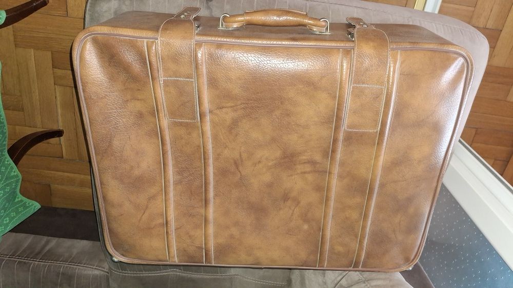 Голям,кожен ретро куфар