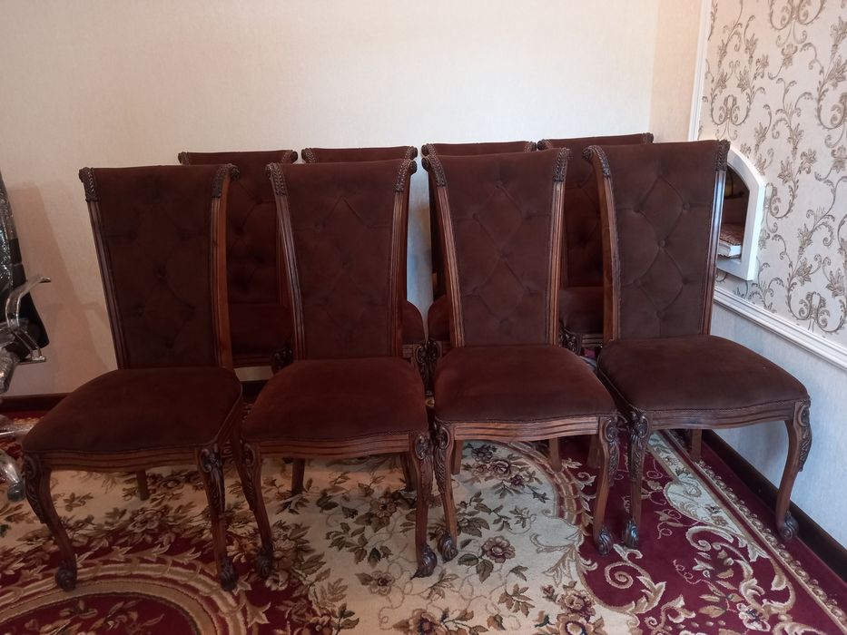 Yong'oqdan qilingan stullar