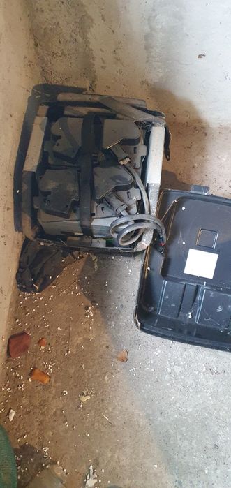 Scaun rulant electric ca nou, folosit o singură dată. Schimb cu oi