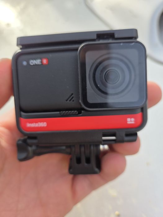 Екшън камера Insta 360 One R