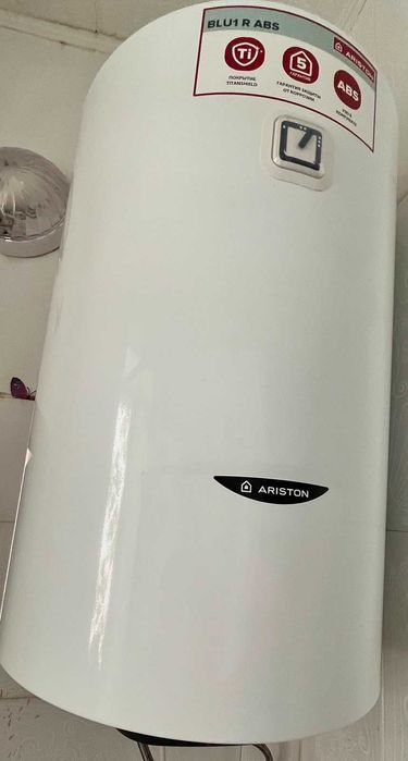 Водонагреватель ARISTON. 80л