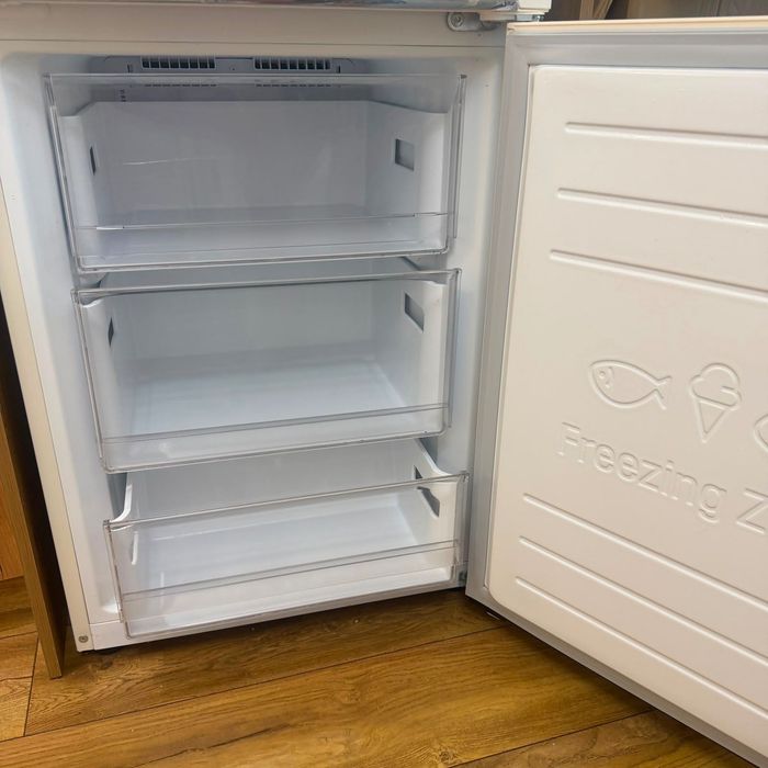 Продам холодильник LG GC-B509SESM